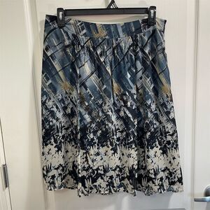 Tapemeasure Women’s  Size 12 Geometric Pleated Midi Skirt Blue cream